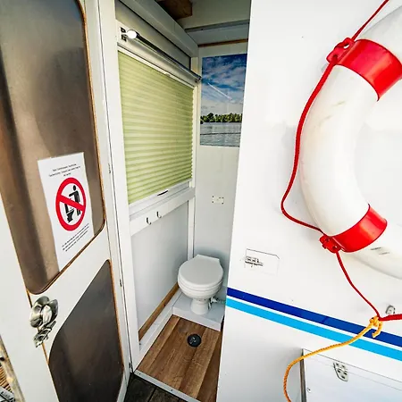 Vindua Adonis Fuehrerscheinfrei Hotel na wodzie *
